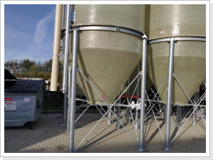 Kraftfuttersilos - GFK Silos - Polyesteraußensilo - Außensilos - Kreutzkämper