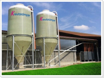 Polyesterau&szlig;ensilo - Kraftfuttersilo - GFK-Silo - Kunststoffsilo mit F&ouml;rderspirale